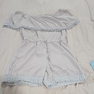 Elegant Off-Shoulder Lace Trim Romper